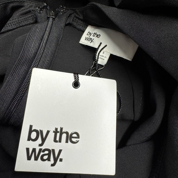 NWT REVOLVE BY THE WAY Carmela Deep V Wide Leg Backless Jumpsuit Black S - Picture 11 of 12